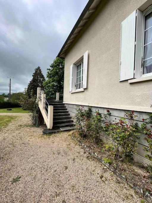 Gite De La Petite Fourmy Saint-Sulpice-les-Feuilles Bagian luar foto